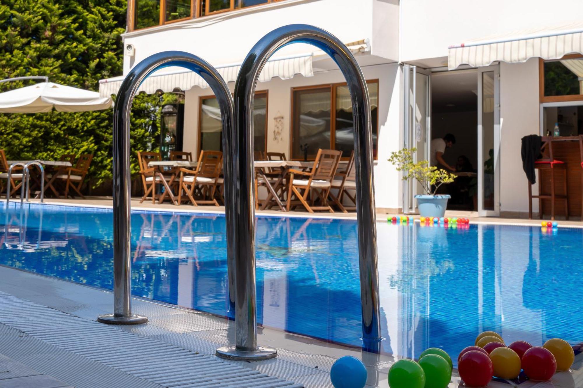 Cunda Giritlioglu Otel Adult Only Ayvalı Buitenkant foto
