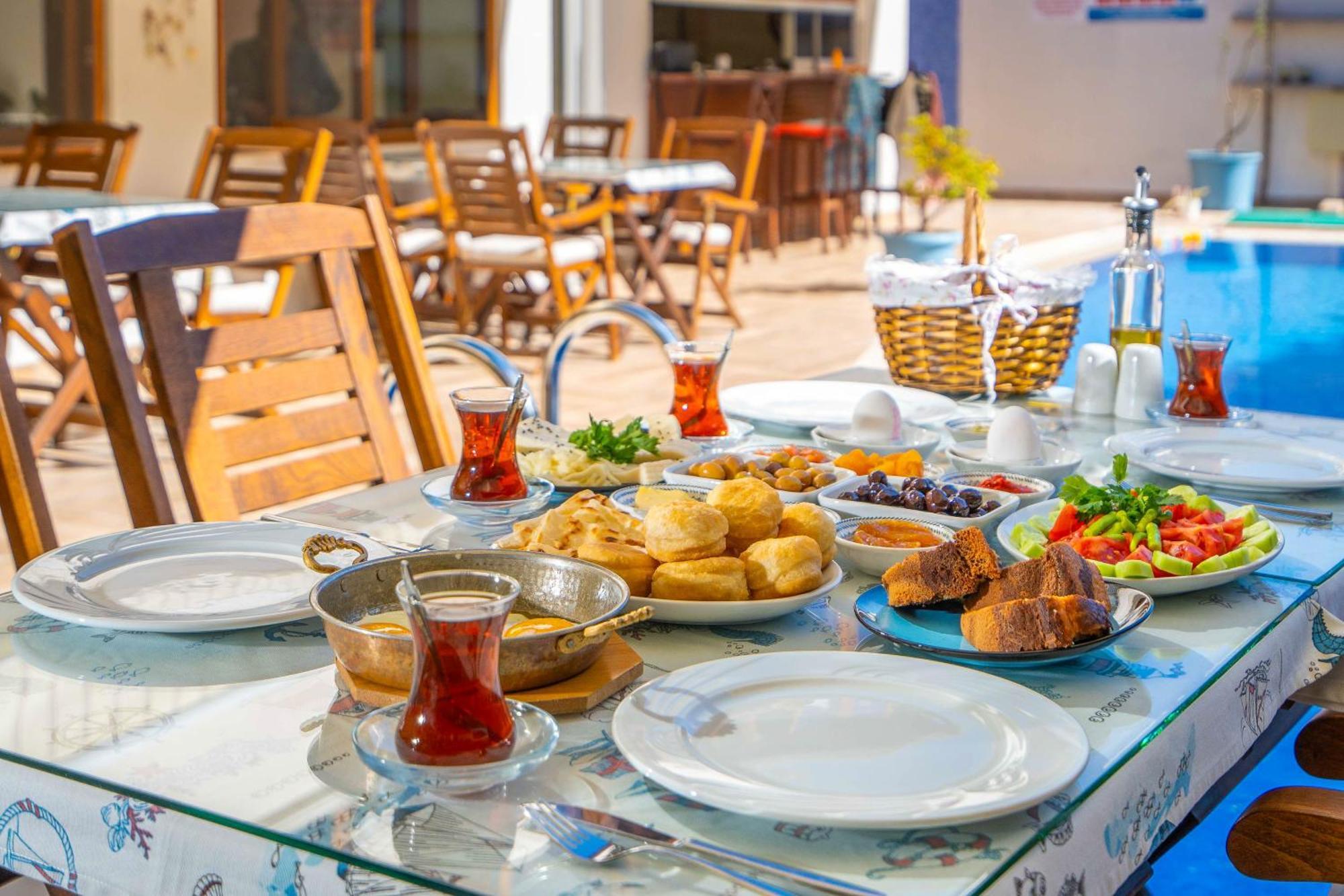 Cunda Giritlioglu Otel Adult Only Ayvalı Buitenkant foto