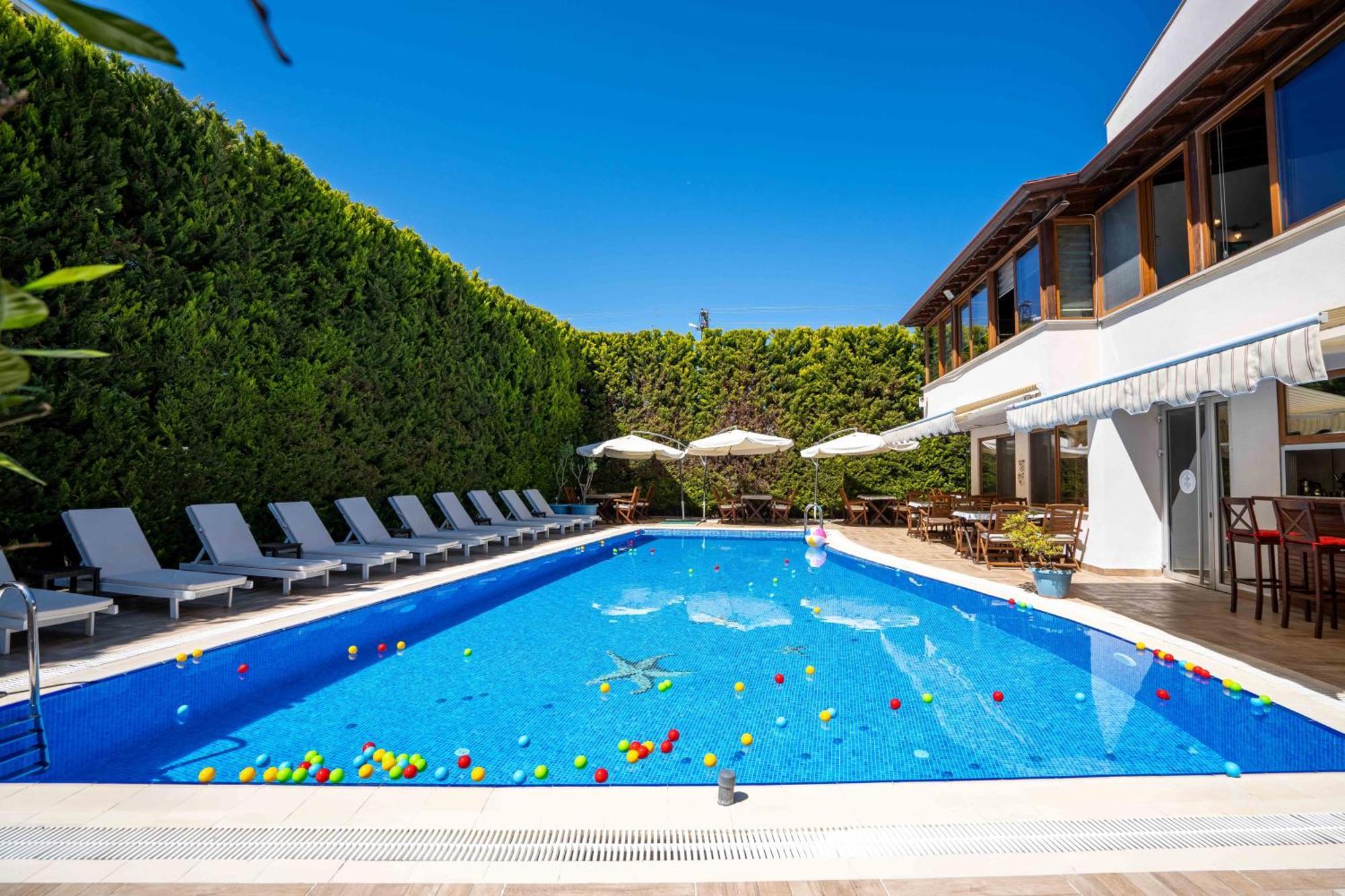 Cunda Giritlioglu Otel Adult Only Ayvalı Buitenkant foto