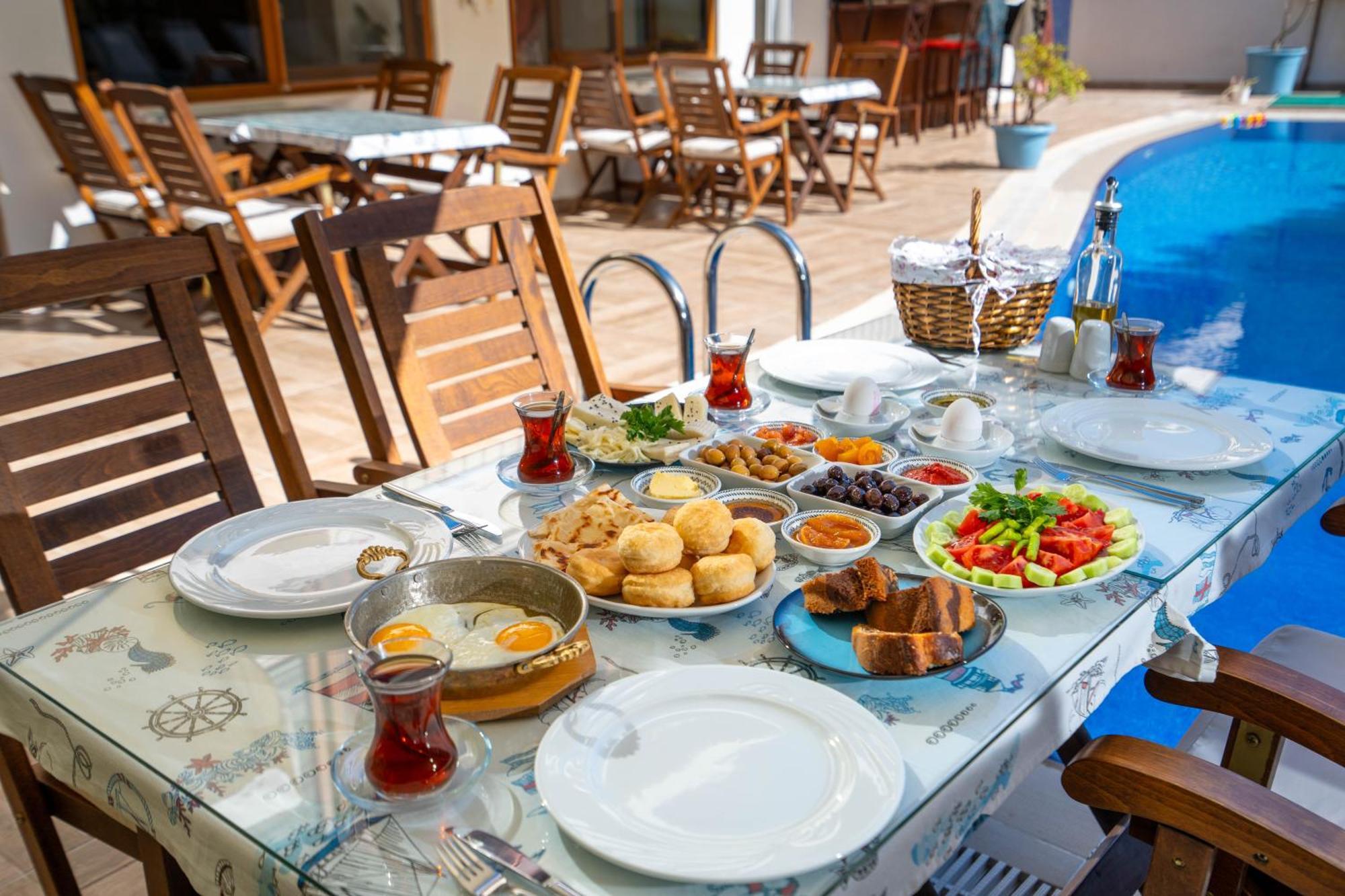 Cunda Giritlioglu Otel Adult Only Ayvalı Buitenkant foto