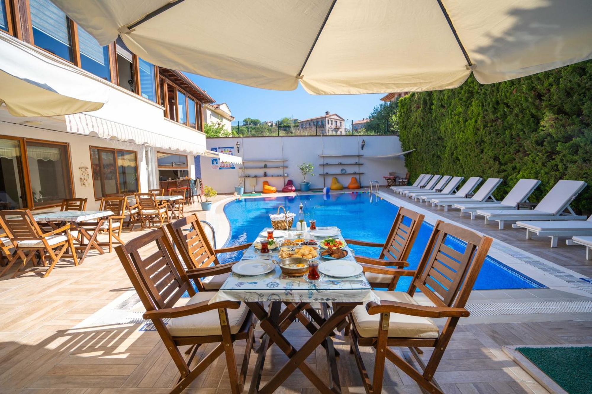 Cunda Giritlioglu Otel Adult Only Ayvalı Buitenkant foto